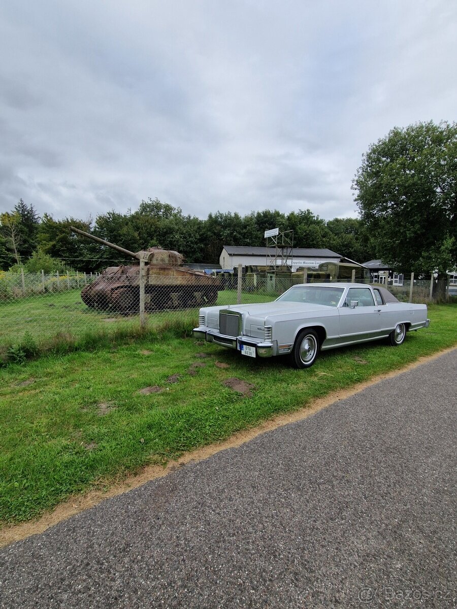 Lincoln Continental Town Coupé (1979) - 5