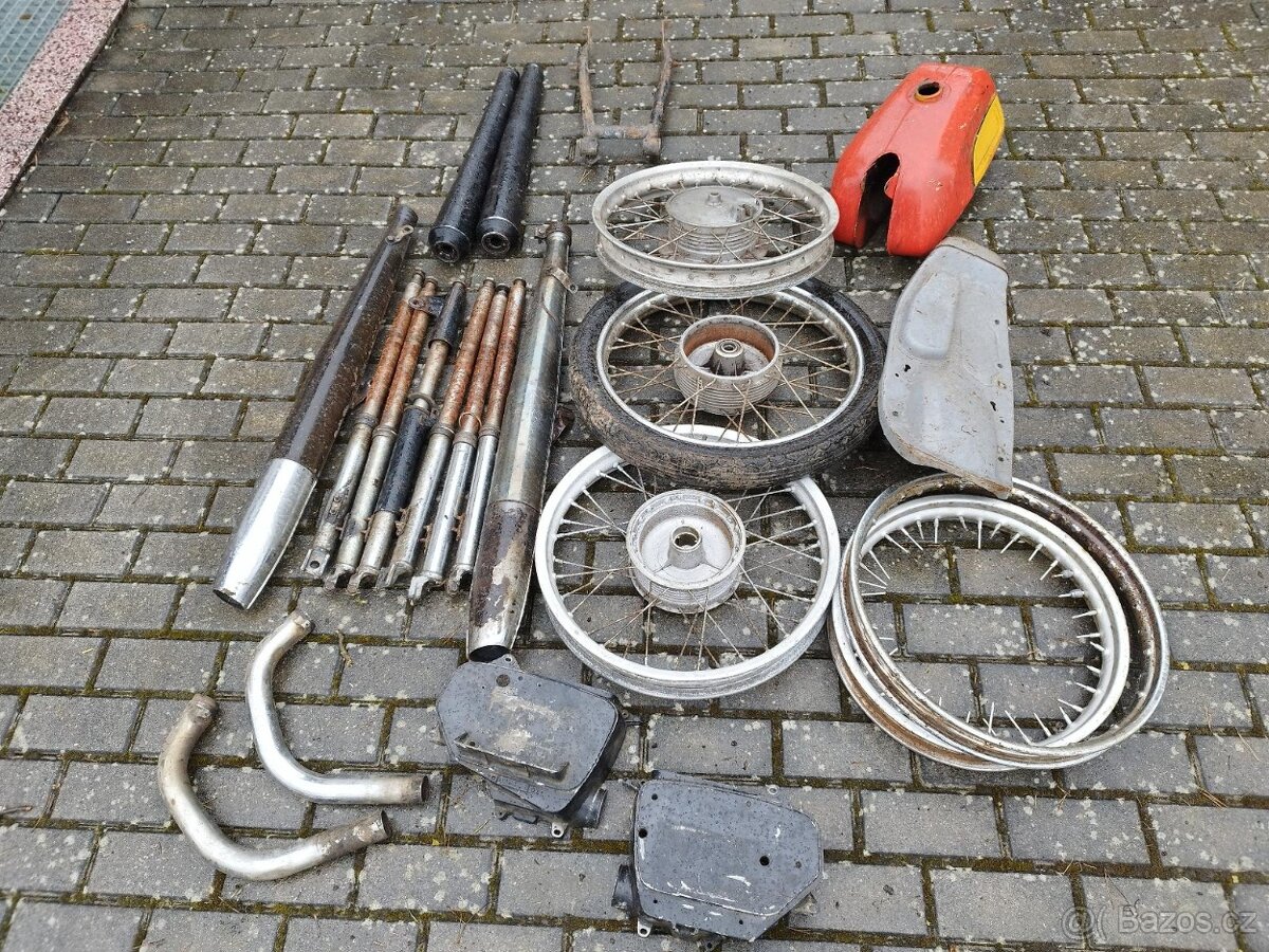 ČZ 175/477 3 krát rám + díly - 5