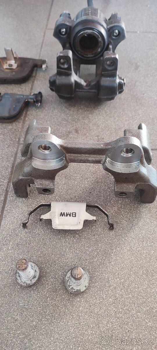BMW zadní brzdiče pro kotouče 330/20 z F3x, E9x - 5