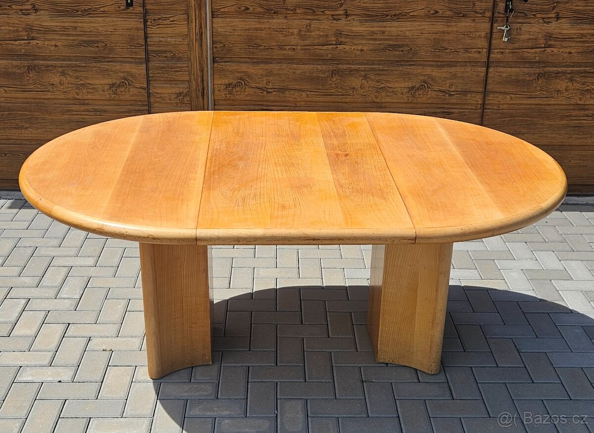 Velký rozkládací stůl, masivní +10 x židle - 5