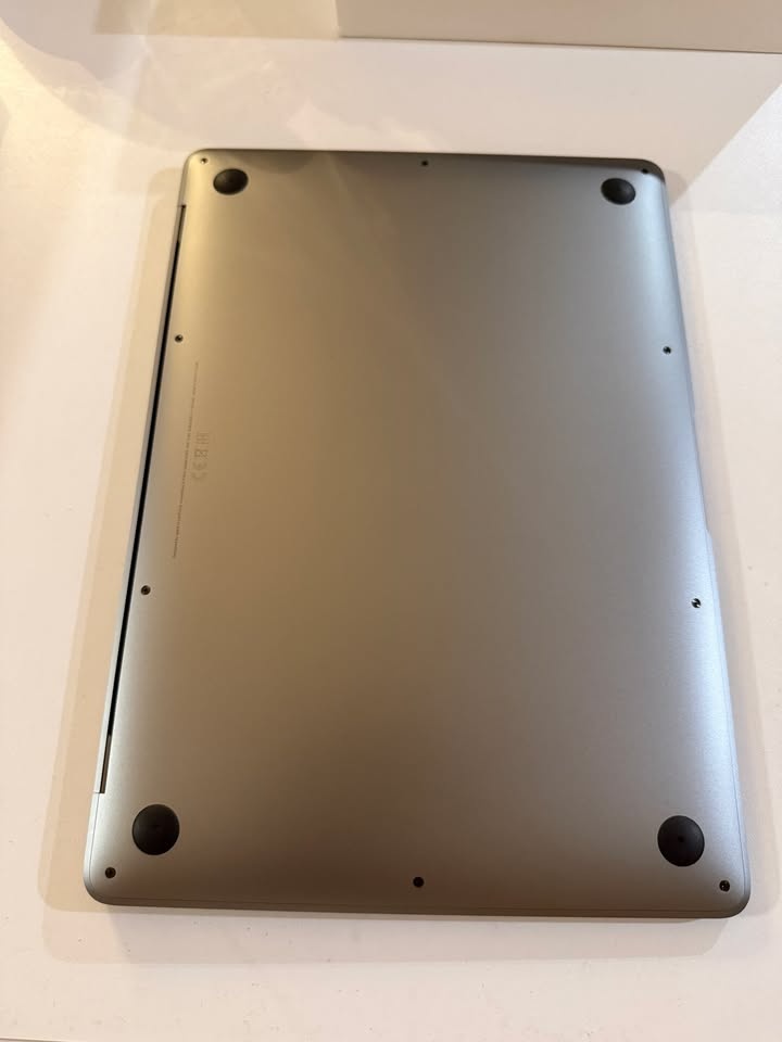 MacBook Air 13" Retina (2019) - 5