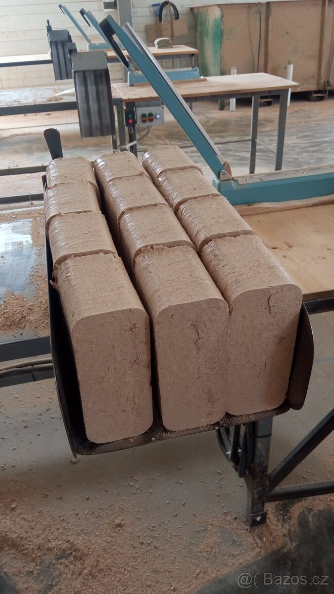 Nabízíme prodej bukových briket RUF - 5