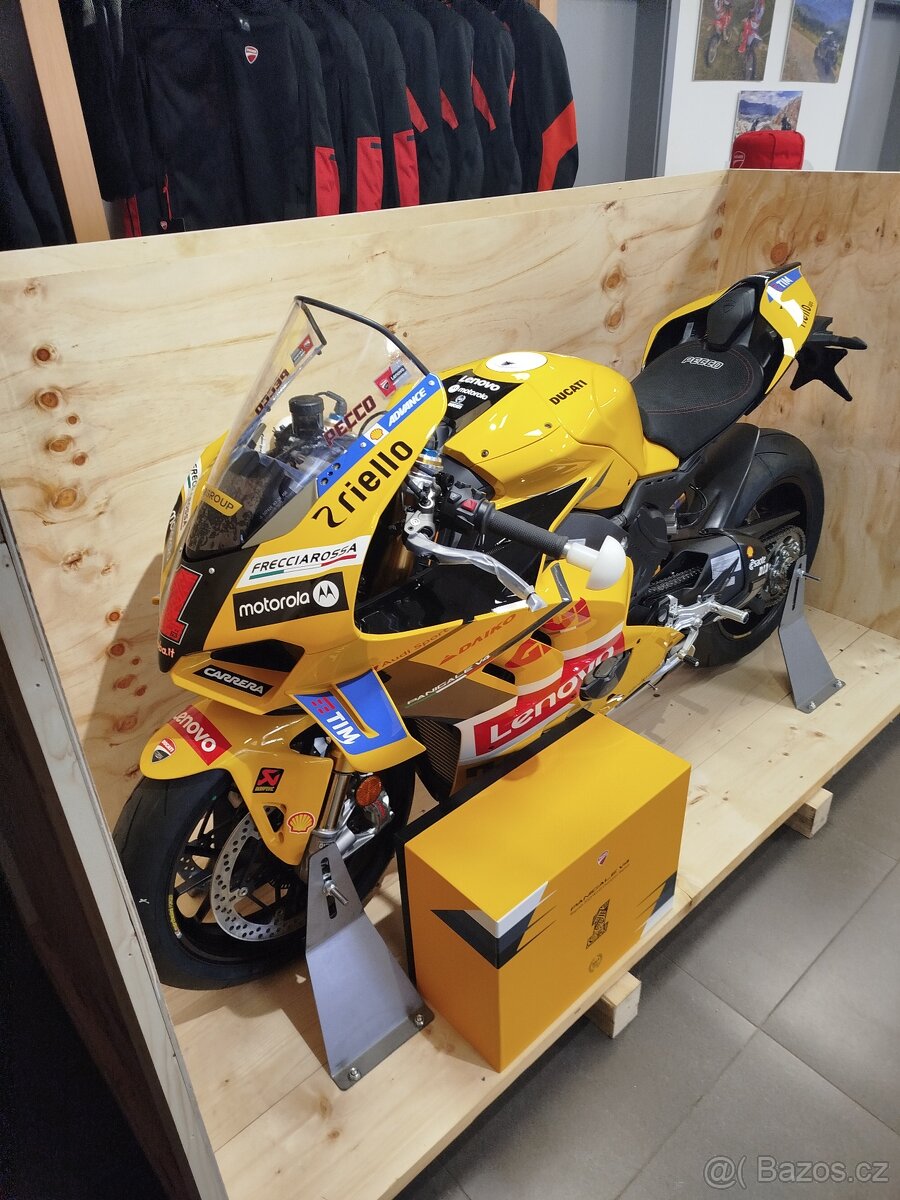 Ducati Panigale V4 BAGNAIA 2023 WORLD CHAMPION REPLICA, AKCE - 5