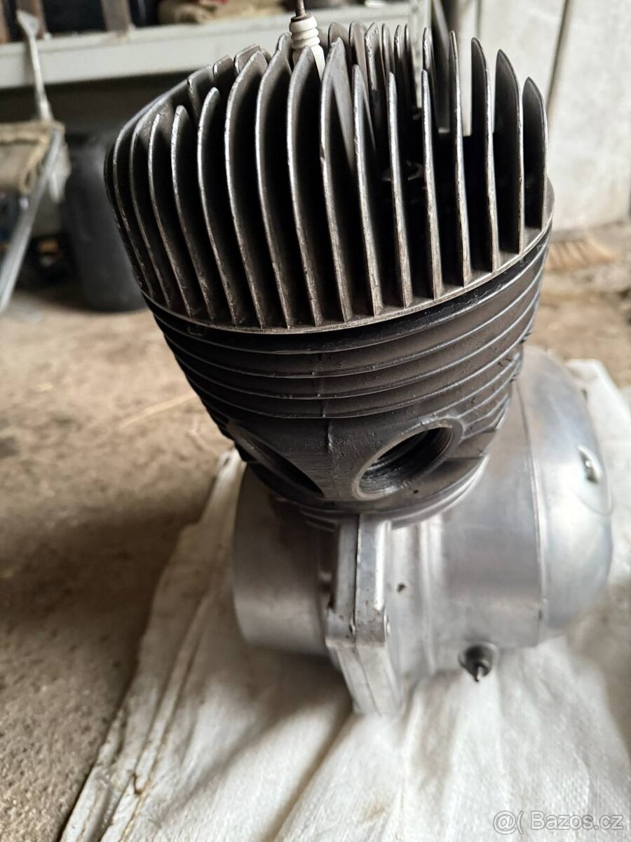 MOTOR JAWA 250/590 - 5