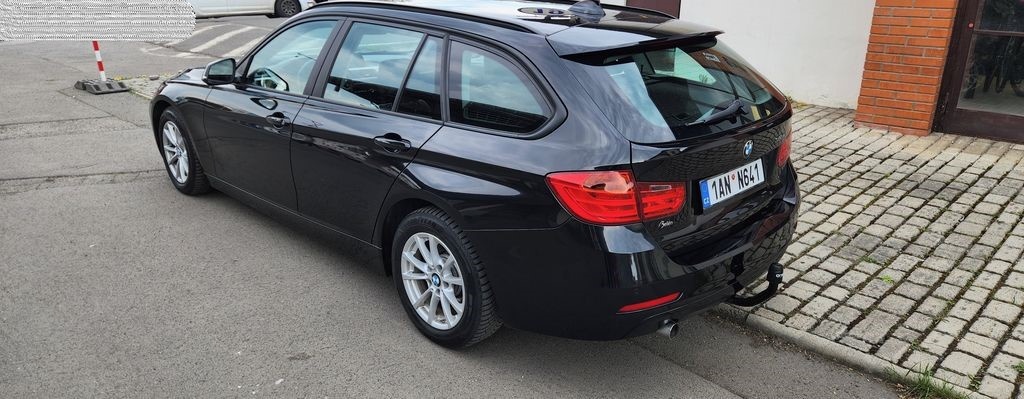 BMW Řada 3, 2.0dXENONAUTOMATTAŽNÉSERVIS - 5