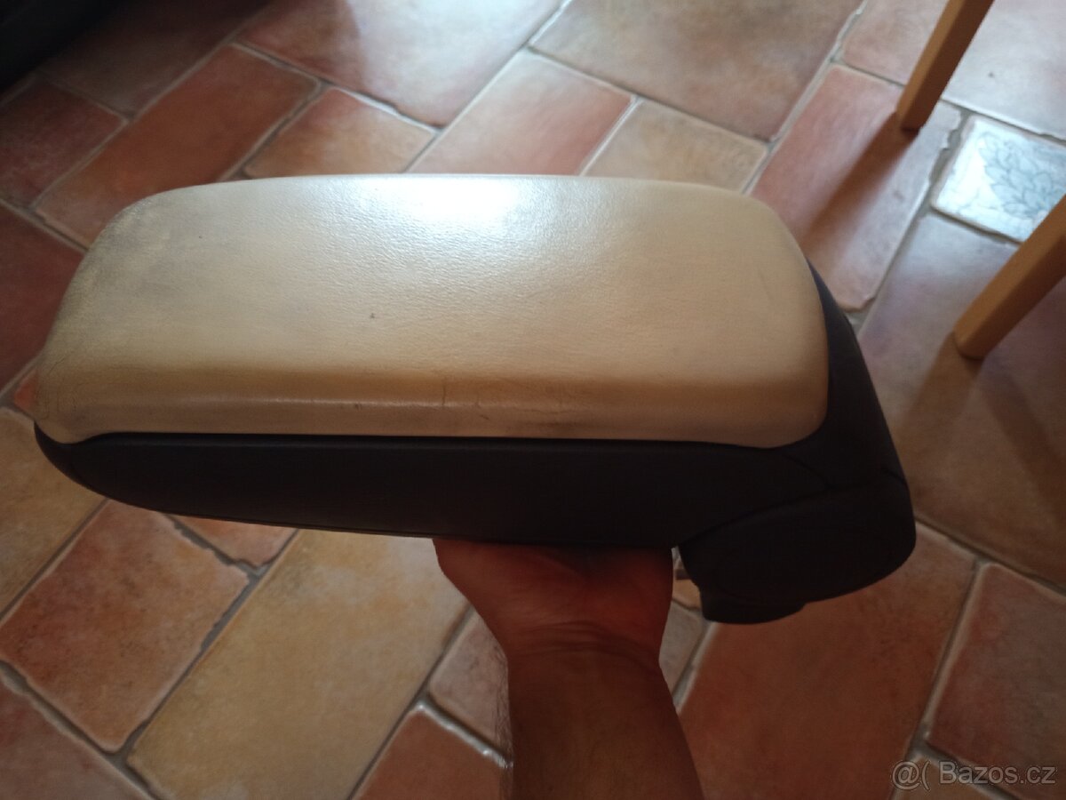 Prodám dveřní panely na Audi A6 nebo S6 - 5