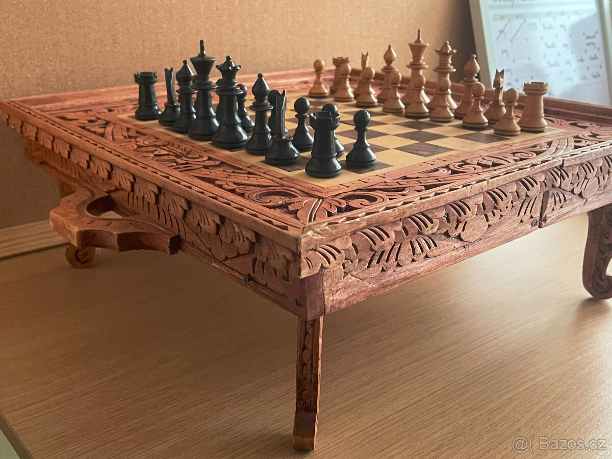 Šachovnice + dřevené šachy - 5
