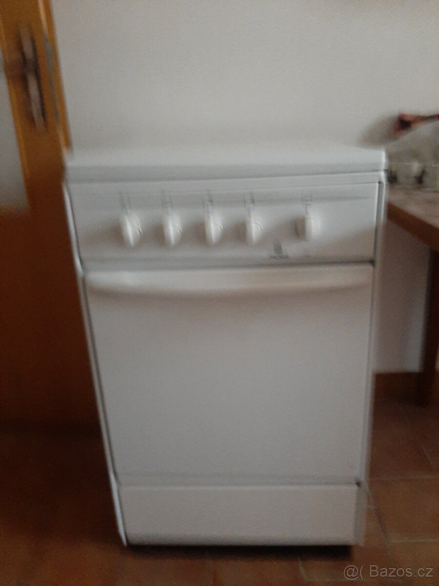 Prodám plynový sporák - 5