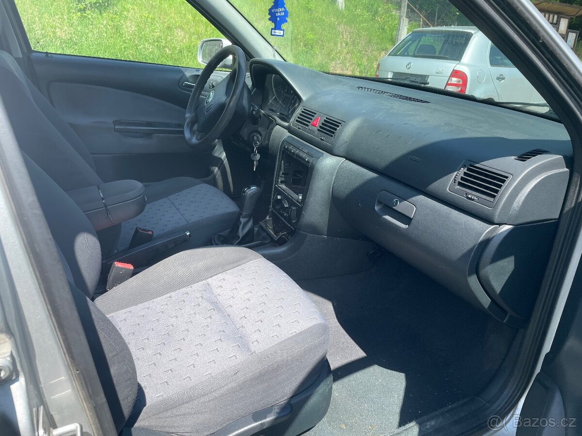 Škoda Octavia combi - náhradní díly - 5