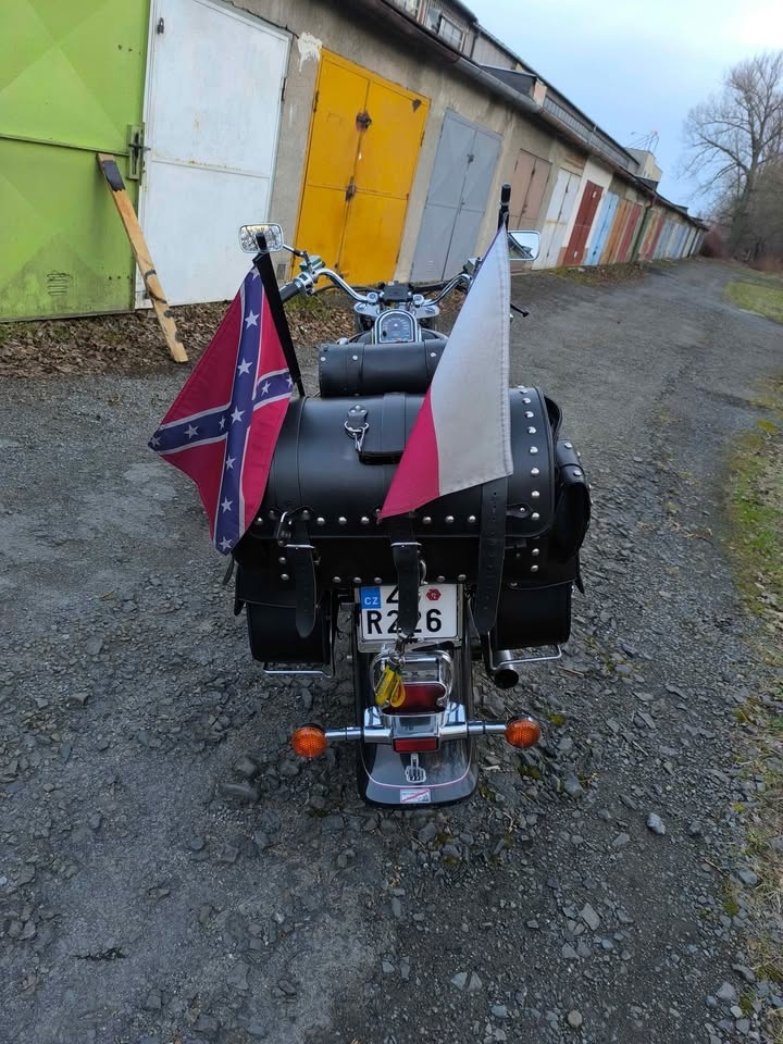 Suzuki Intruder 1500LC - 5