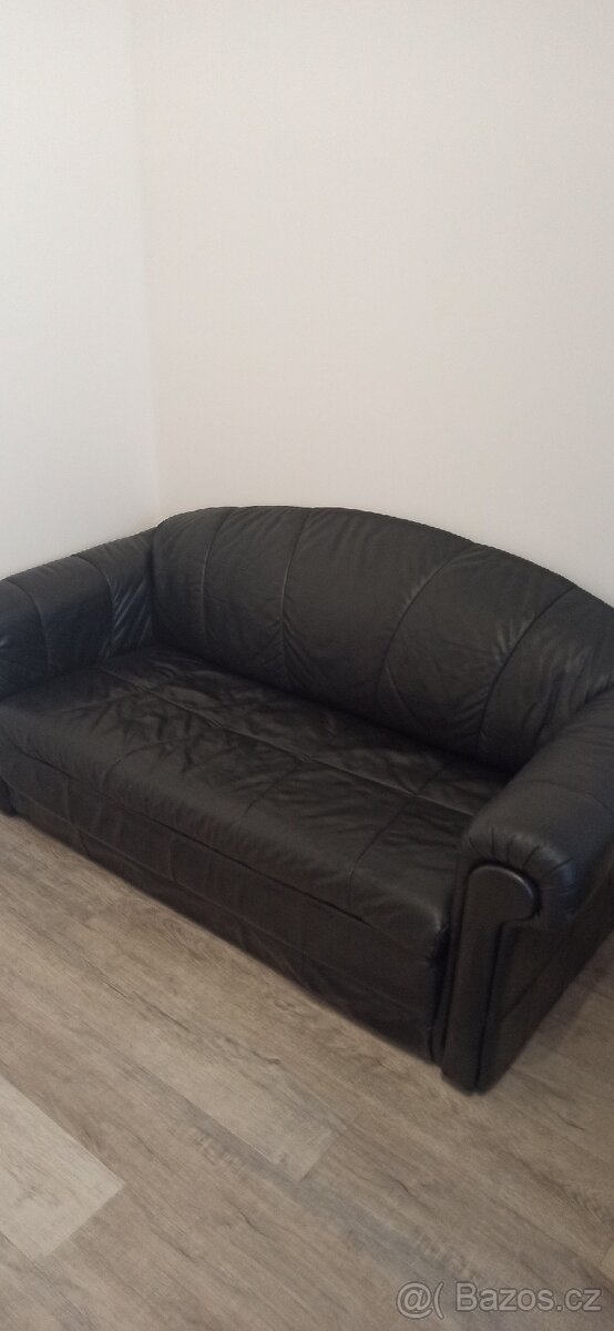 Kožená, rozkládací dvou sedačka - 5