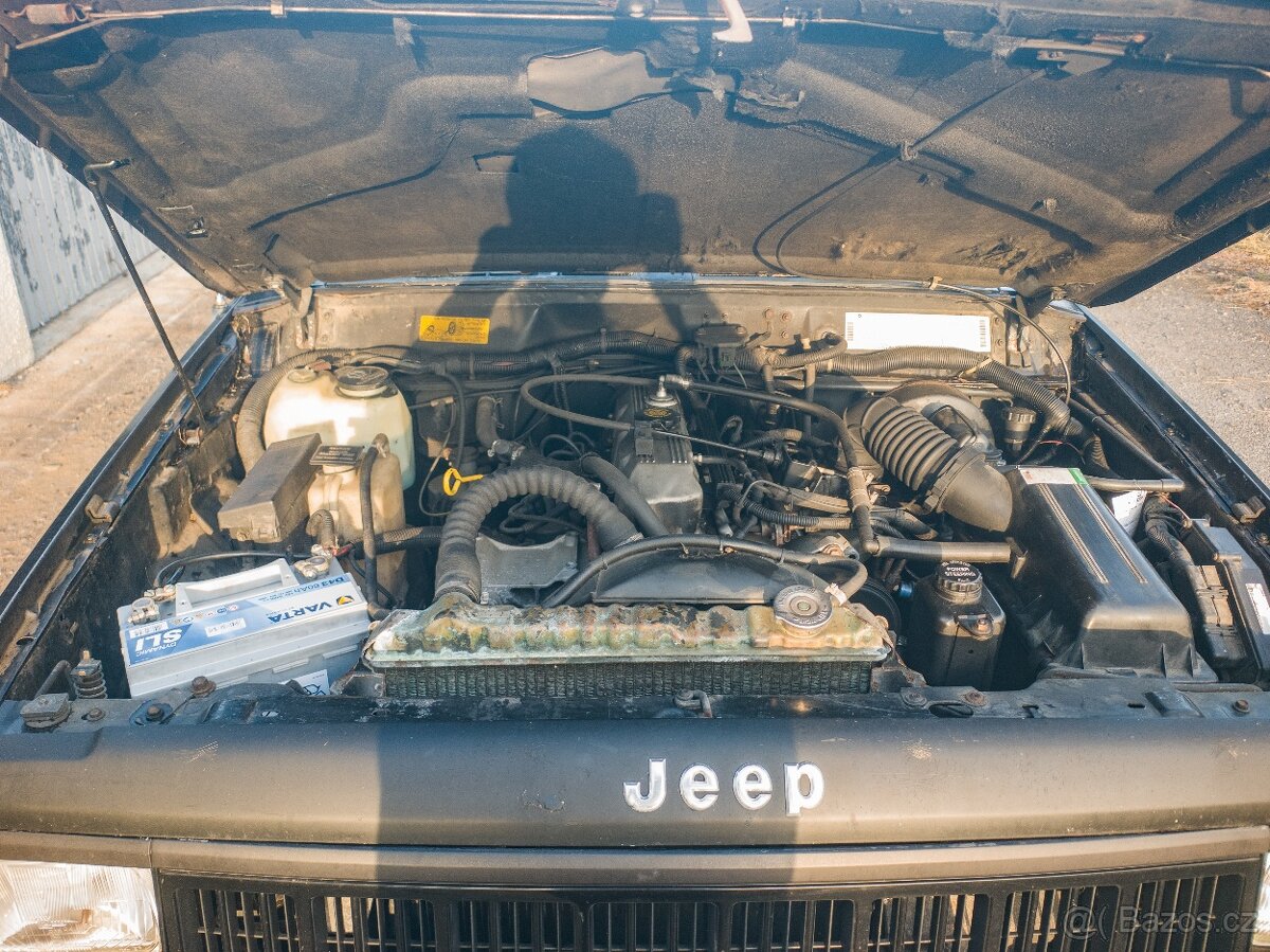Jeep Cherokee XJ 2.5i 4x4 - 5