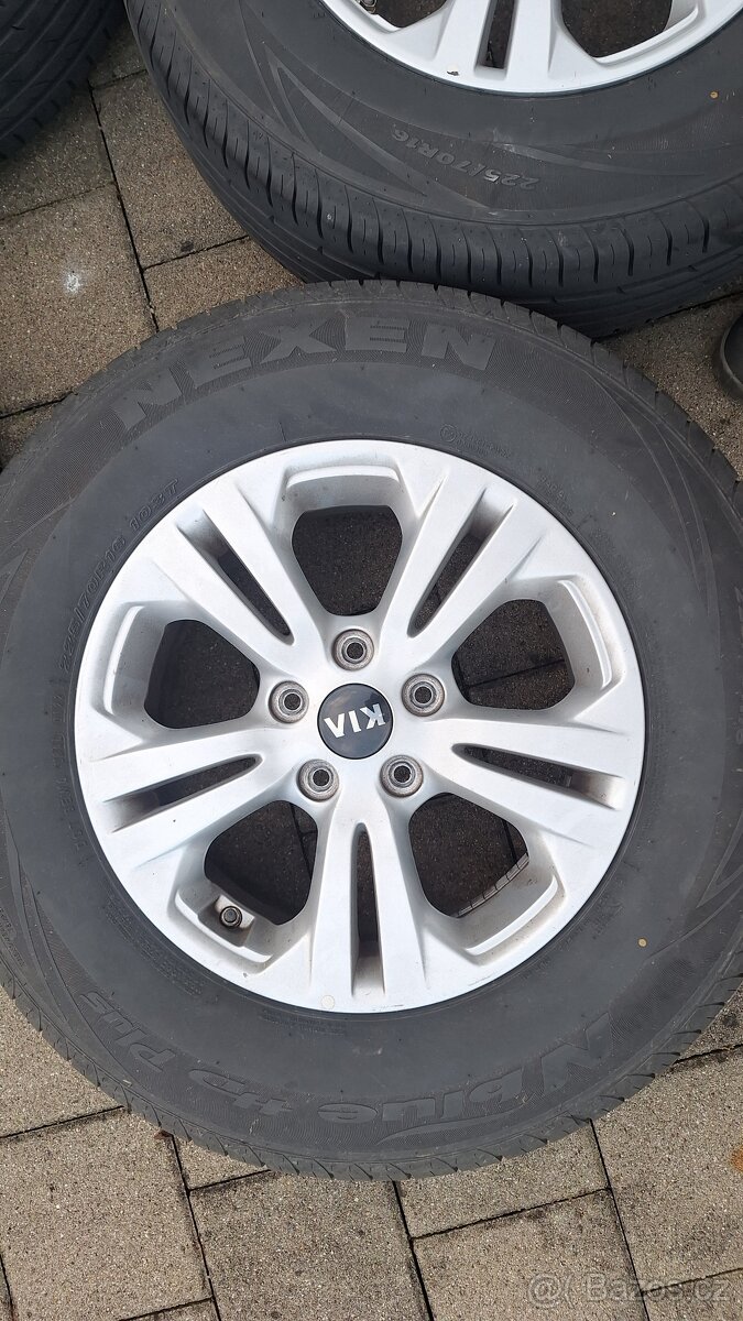 Alu kola Kia 16" 5x114,3 letní pneu 225/70 R16 6-7mm - 5