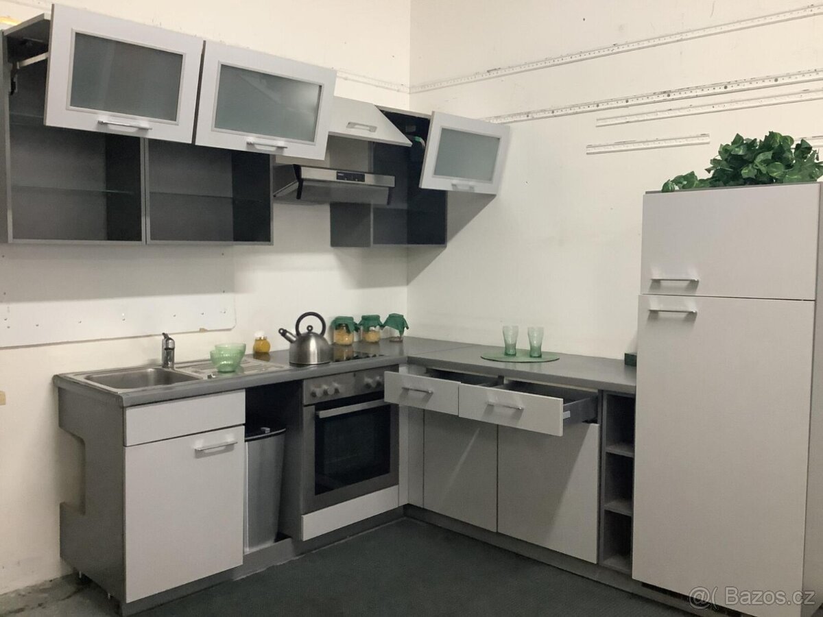 Nadčasová kuchyně LEONA - 5