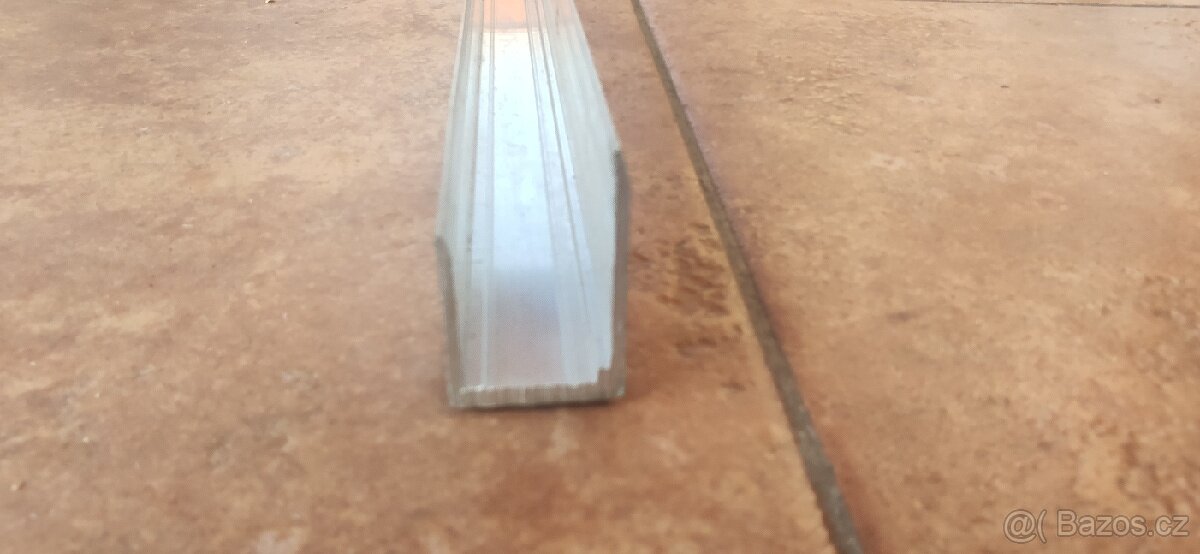 Hliníková ukončovací lišta na makrolon - 5