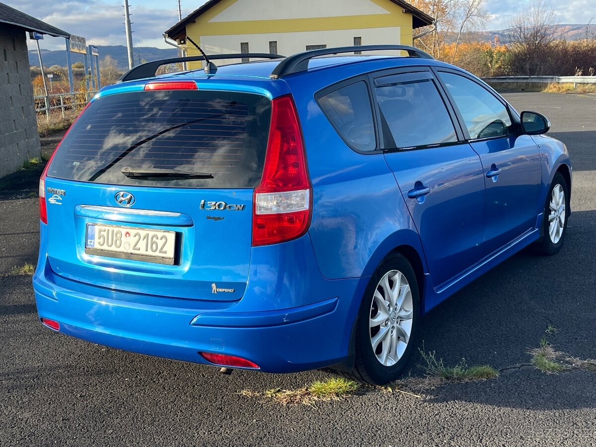 Hyundai I30cw 1,6i 92kw VYHŘÍVANÁ SEDADLA - 5