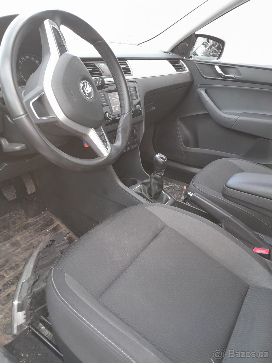 nd z škoda rapid 1.2tsi světle tmave modrá bílá zelená - 5