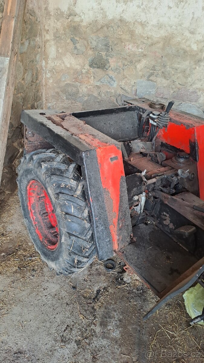 Prodám zadní část malotraktoru mt8 150 32 - 5