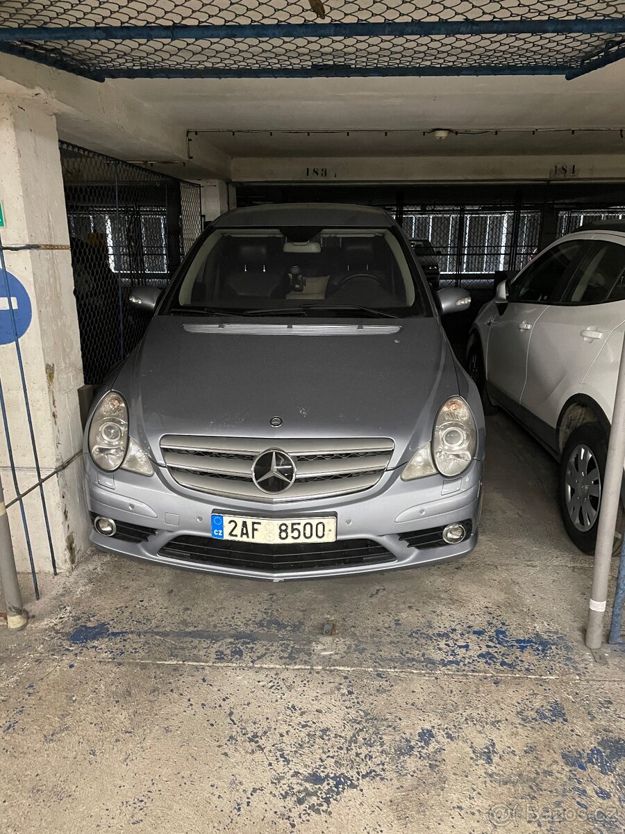 Pronájem velkého SUV garážového stání v Praze 4 - dlouhodobě - 5