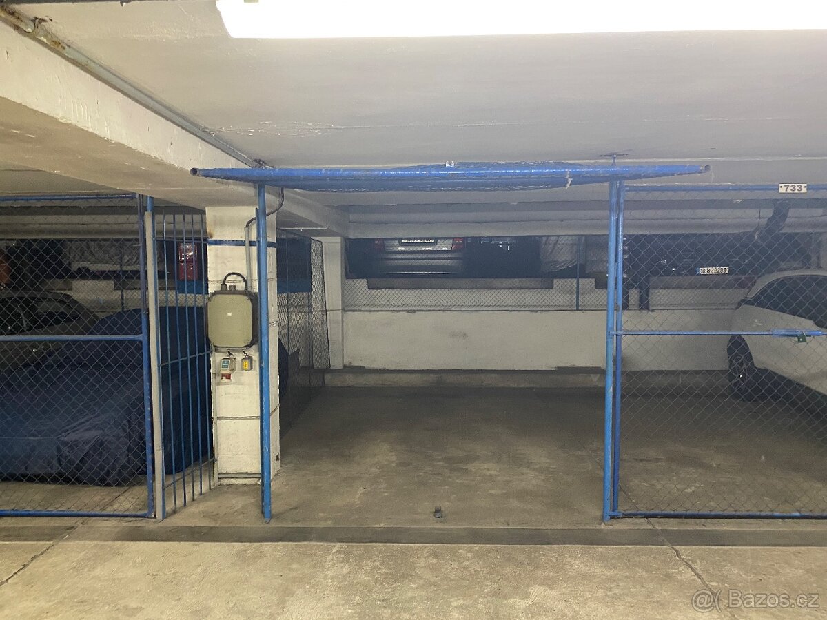 Pronájem garážového stání na Pankráci - 5