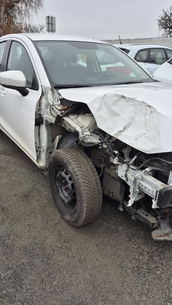 Mazda 2 1.5 benzin rol 2019,najeto 65.000 km - 5