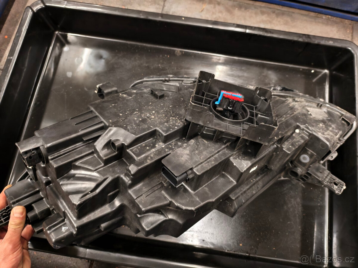 Pravé fullled světlo na Ford Kuga MK3 - 5