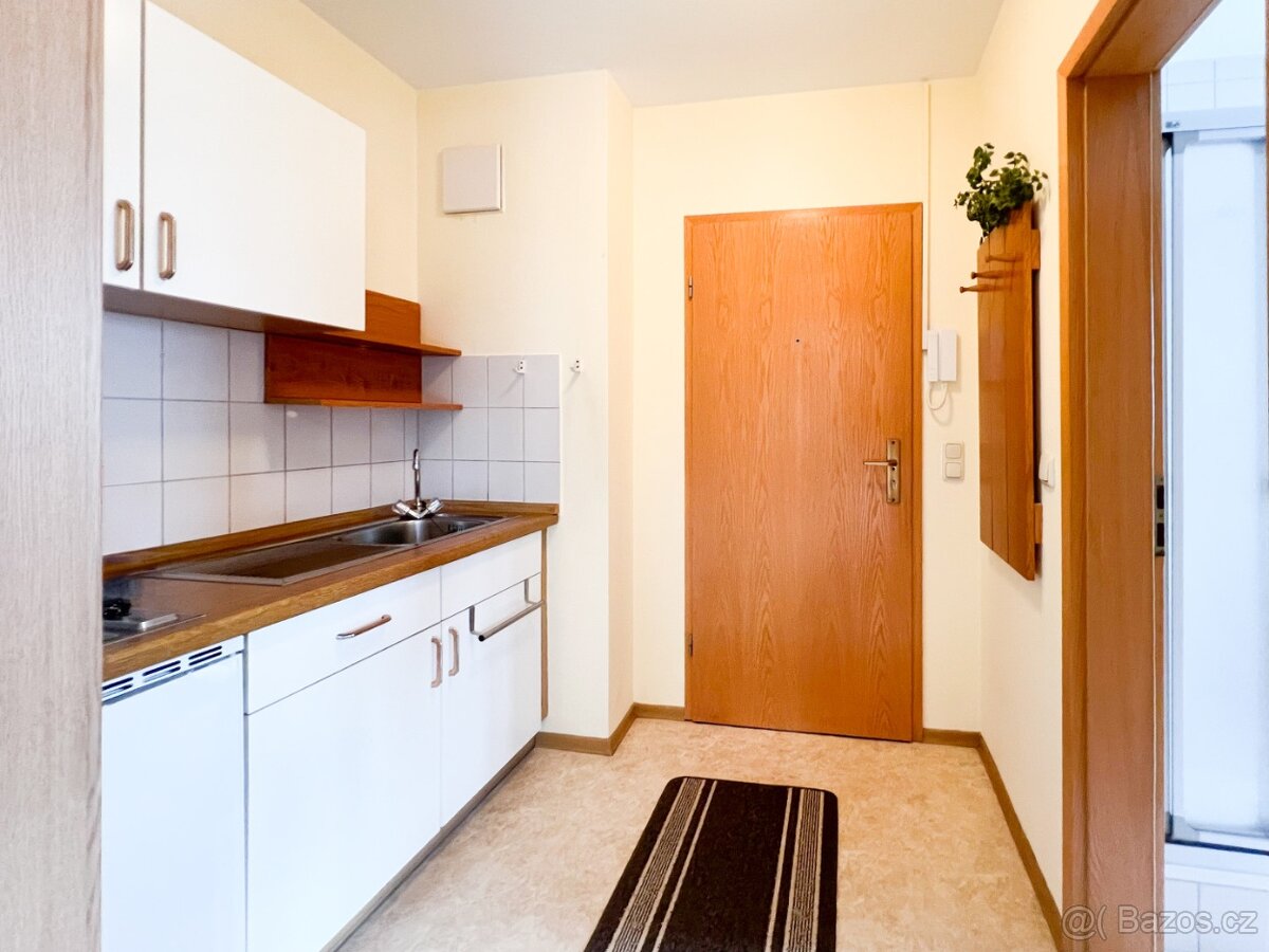 Prodej bytu 2+kk s garážovým stáním - 5