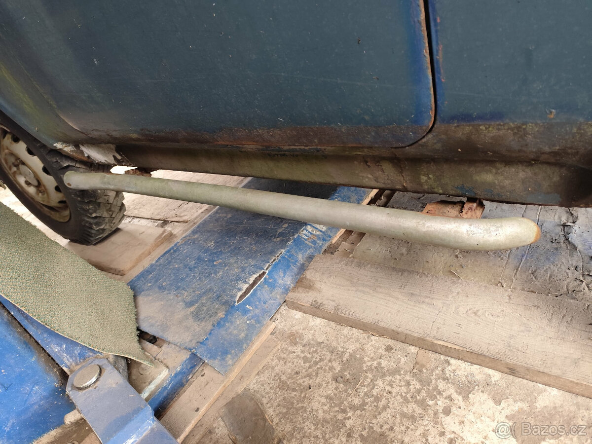 Niva - ochraný rám a nášlapy - 5