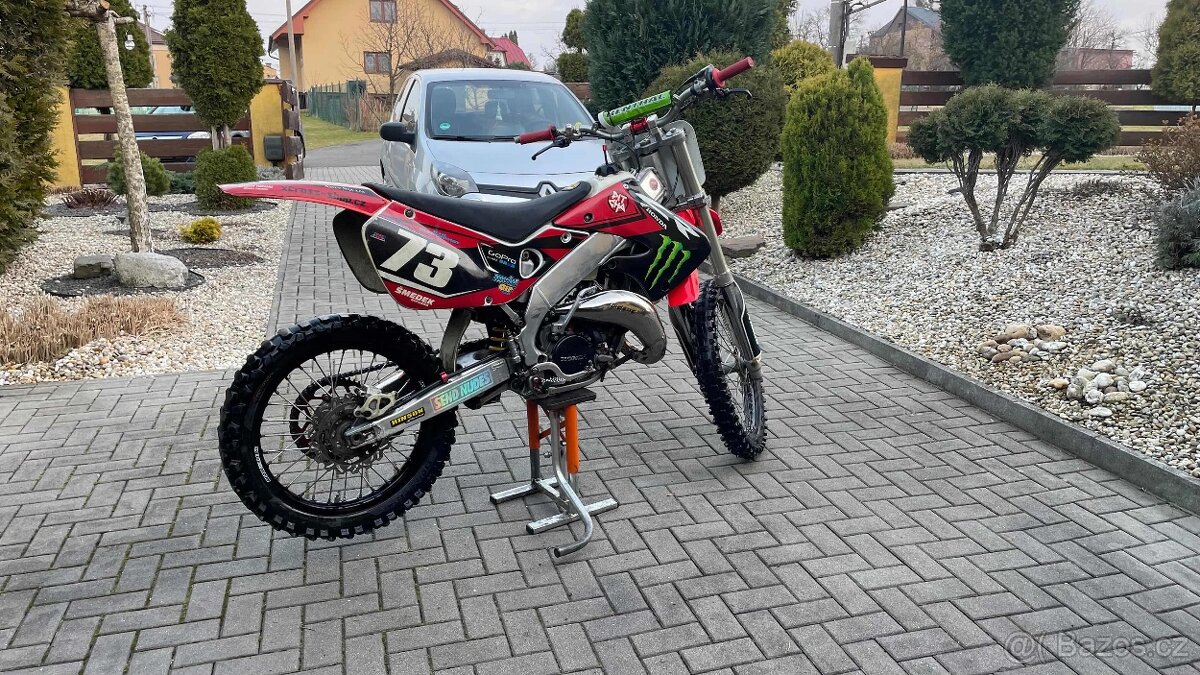 CR 125R - 5