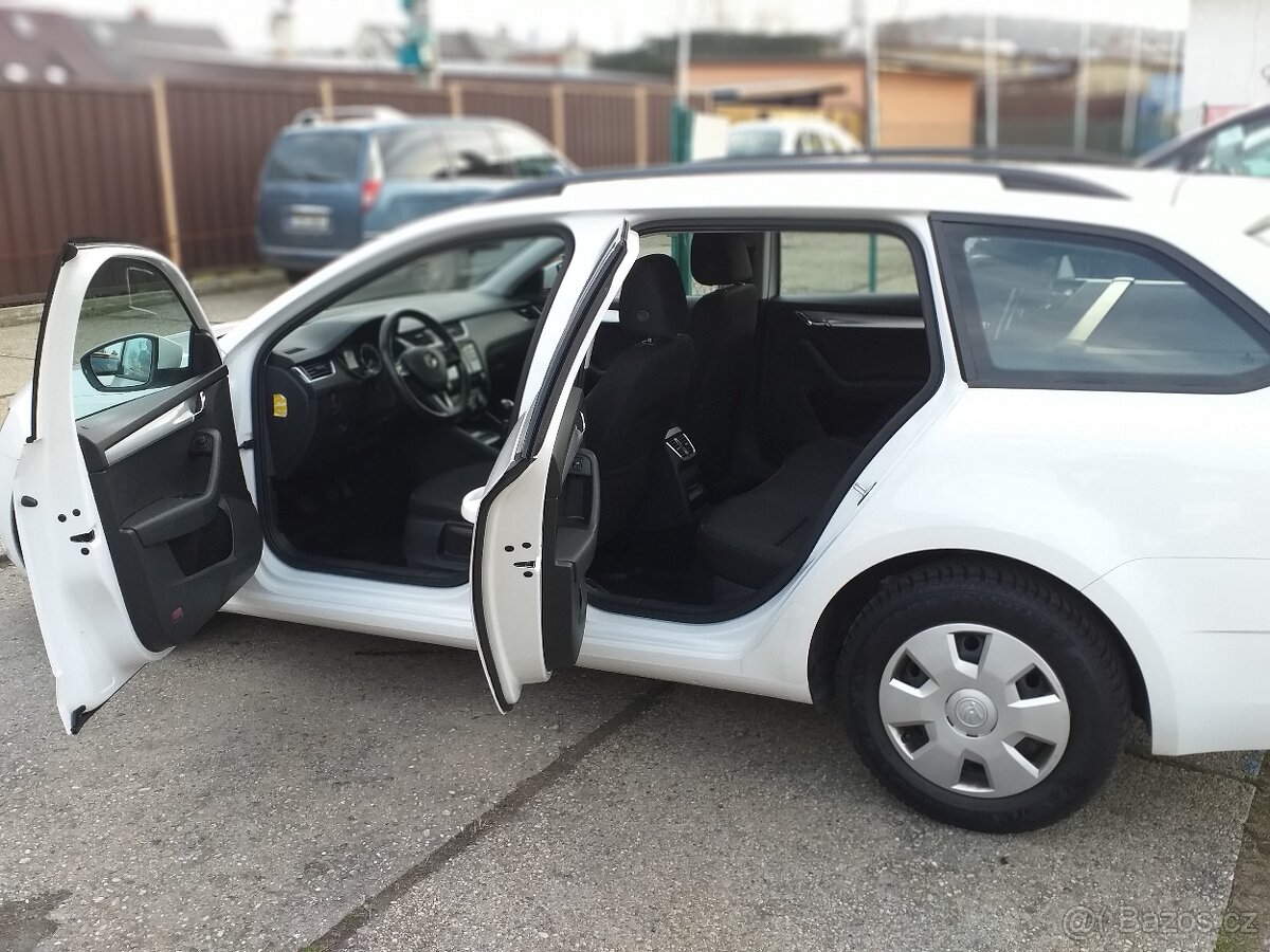 ŠKODA OCTAVIA COM III,1,6 TDi,ESP,KLIMA,ČR.SERVISKA - 5