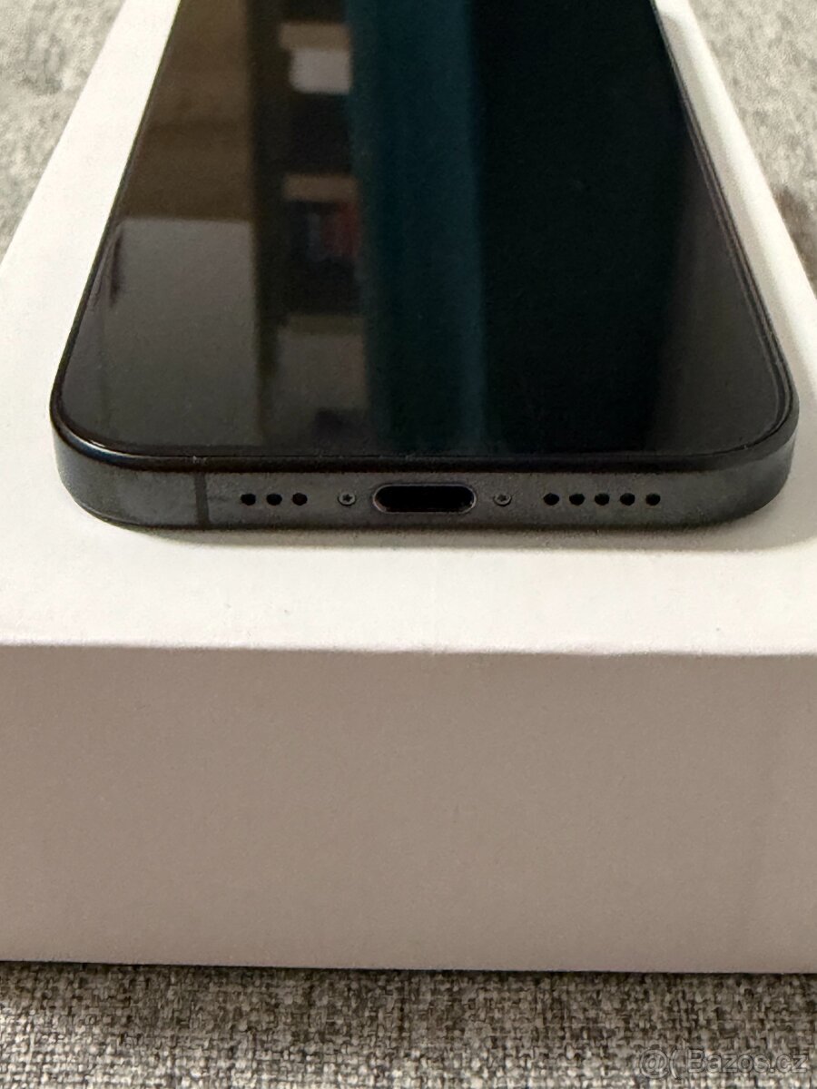 iPhone 15 Pro 256GB Černý, Baterie 100% - 5