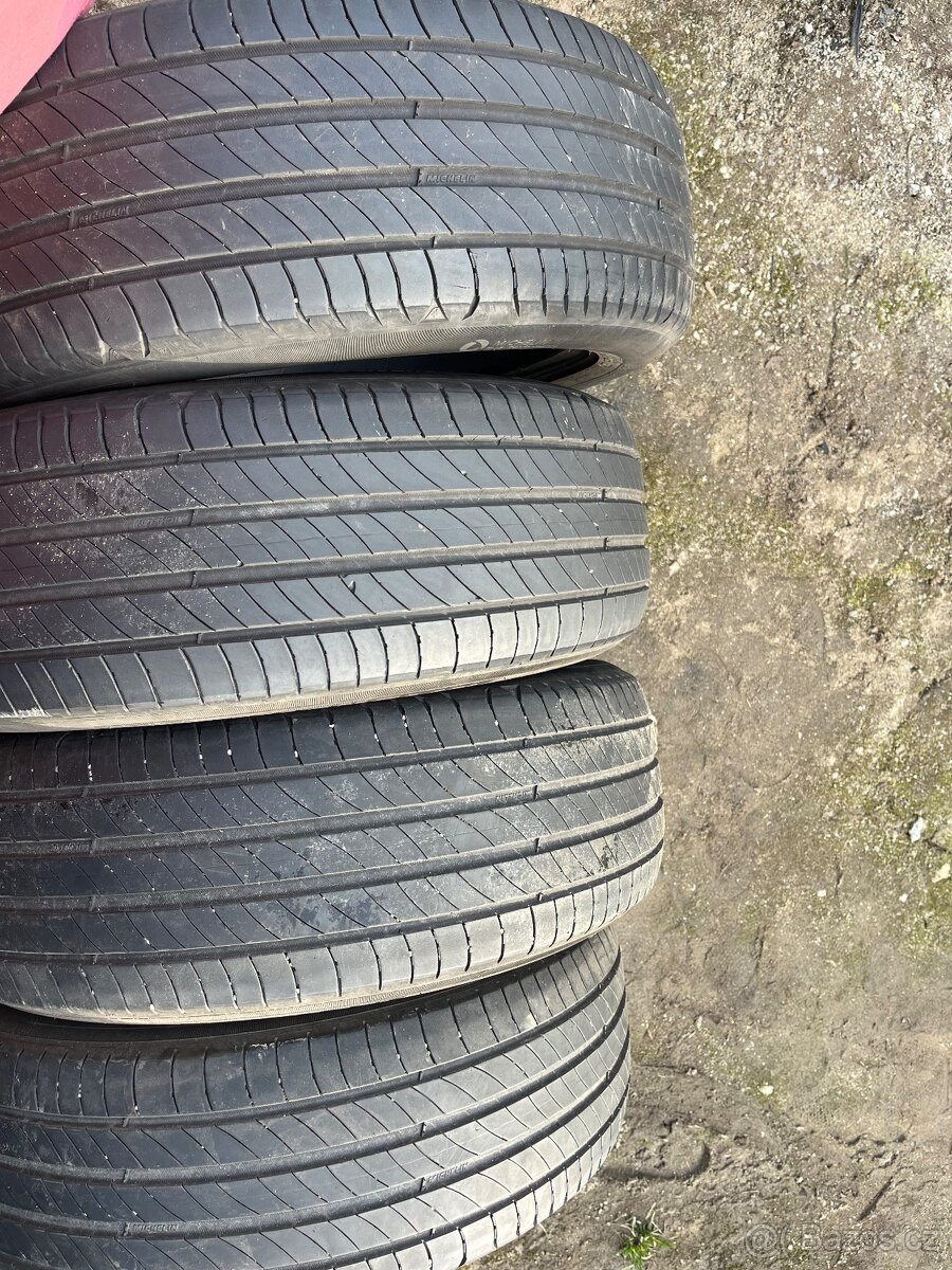 Pneu 205/55/17 - 5