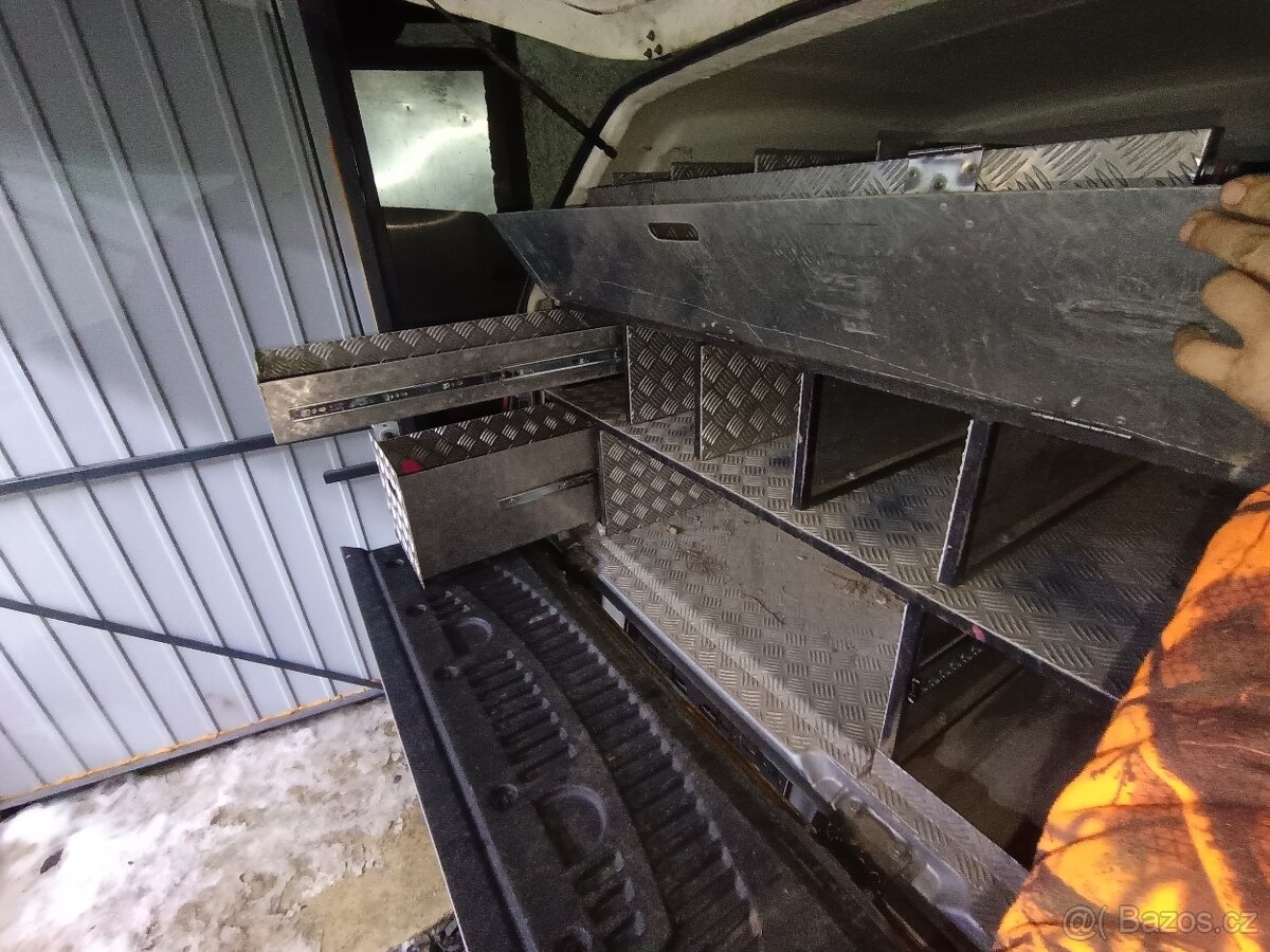 Mitsubishi L200 nastavba , tegaly - 5