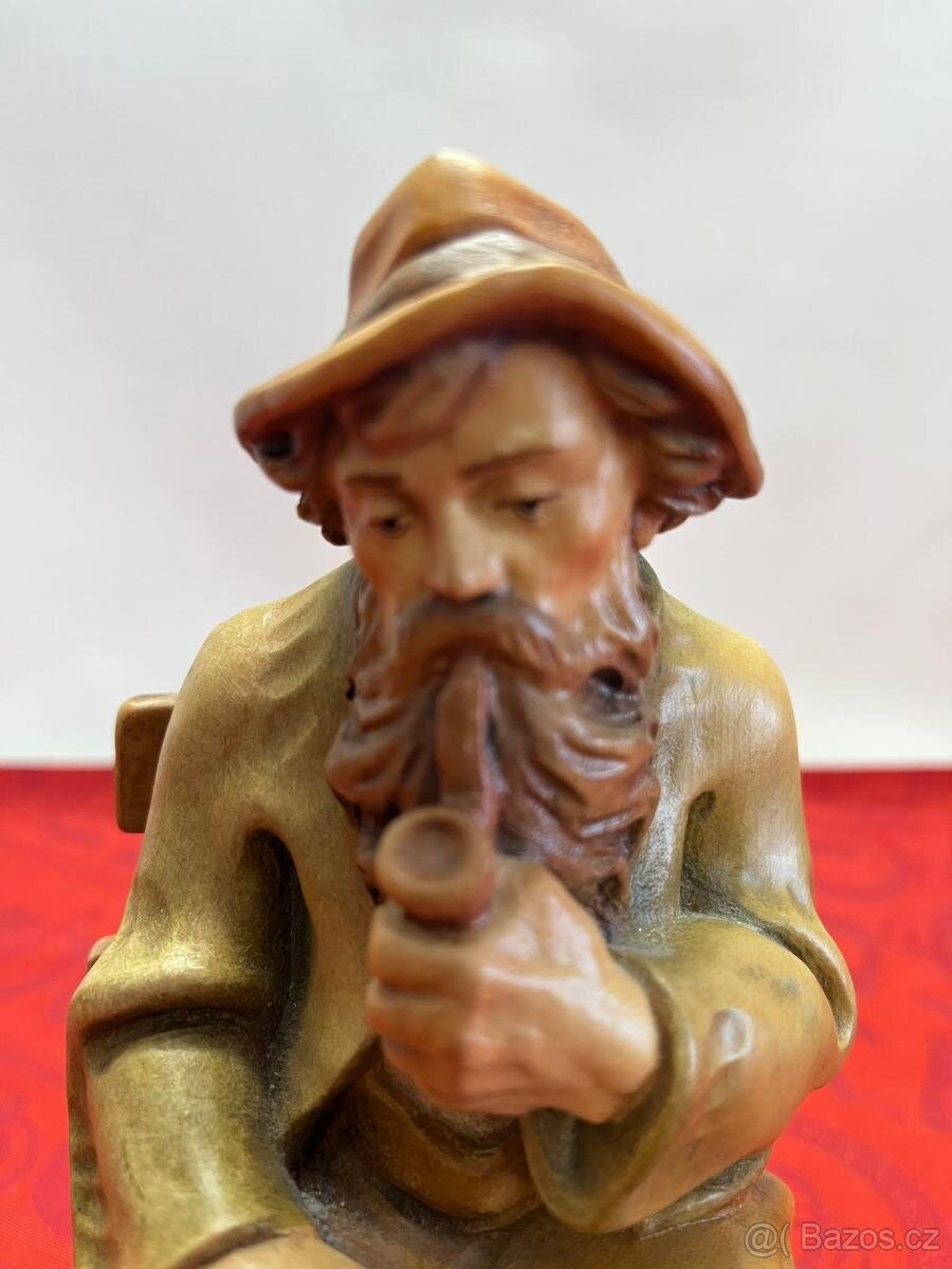 Stará, dřevěná, vyřezávaná socha muž s fajfkou - 5