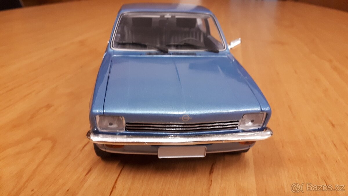 Opel Kadett C coupe 1976 1:18 Minichamps - 5