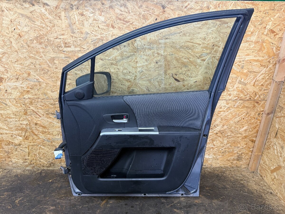 KOMPLETNÍ PRAVÉ PŘEDNÍ DVEŘE MAZDA 5 - 5