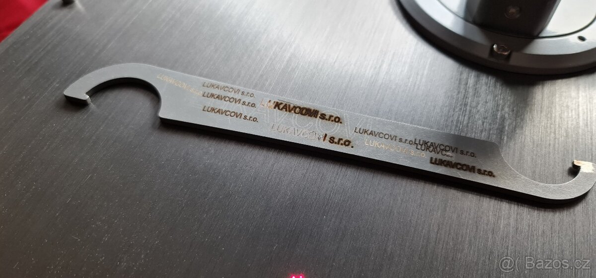 NOVÝ LASEROVÝ FIBER GRAVÍROVACÍ STROJ NA KOV A JINÉ 20W - 5