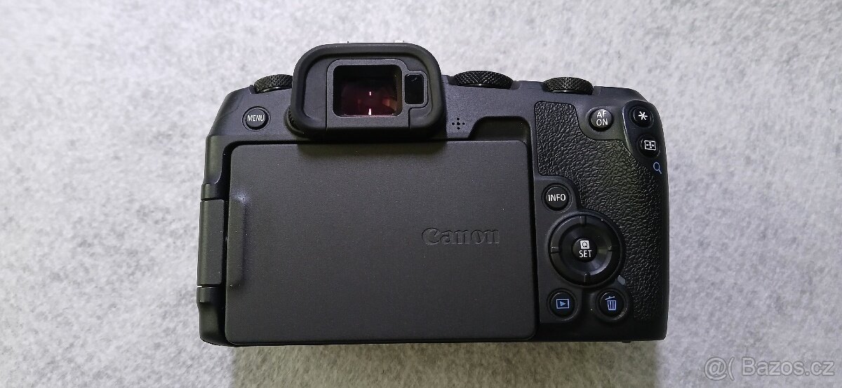 Canon EOS RP a adaptér Canon EF-EOS R - 5