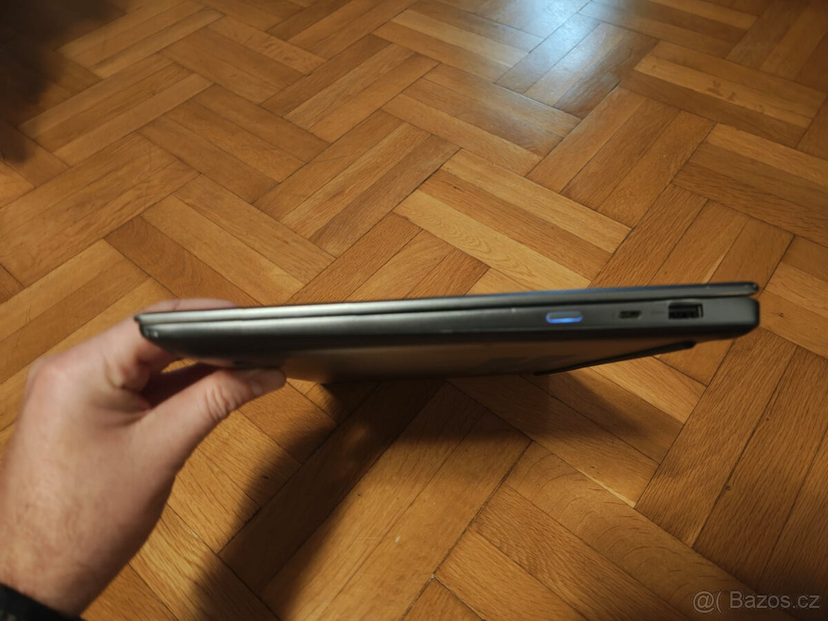 Herní notebook Lenovo Yoga 720 - 5