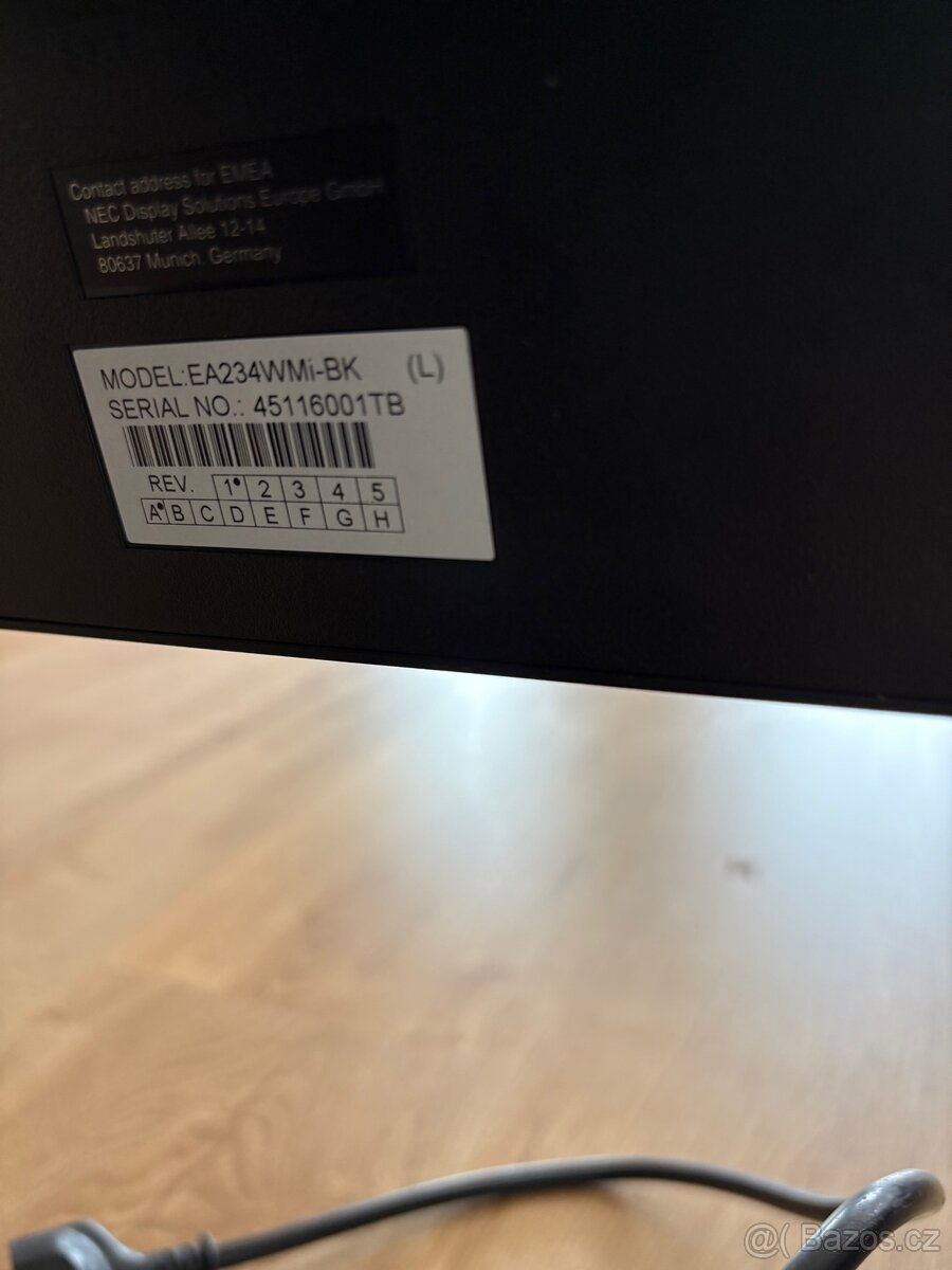 Monitor s komplet prislusenstvim - 5