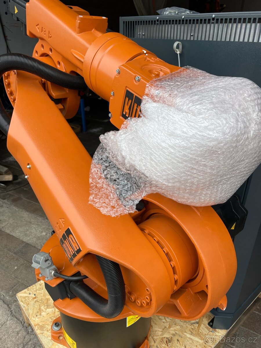 Repasovaný robot Kuka pro svařovací aplikaci - 5