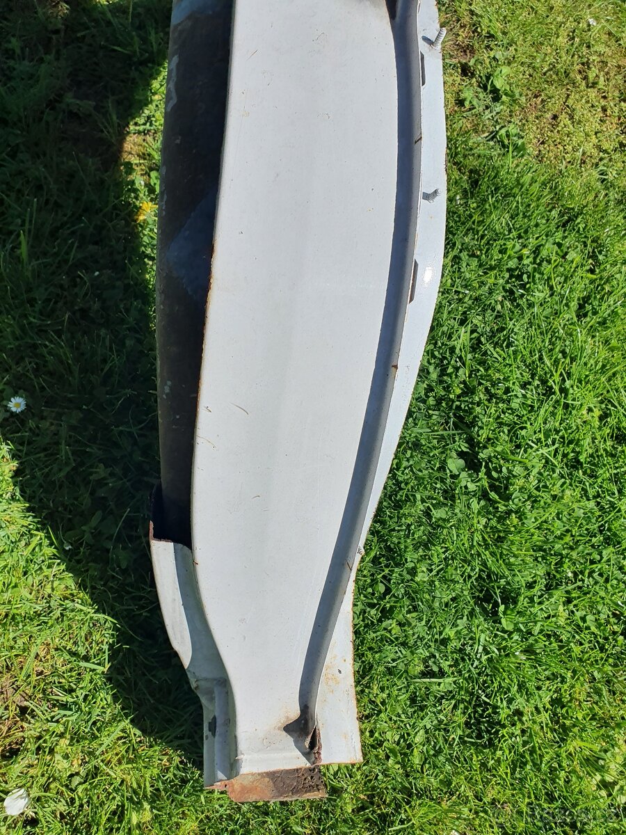 Mercedes W124 pravý zadní blatník kombi - 5