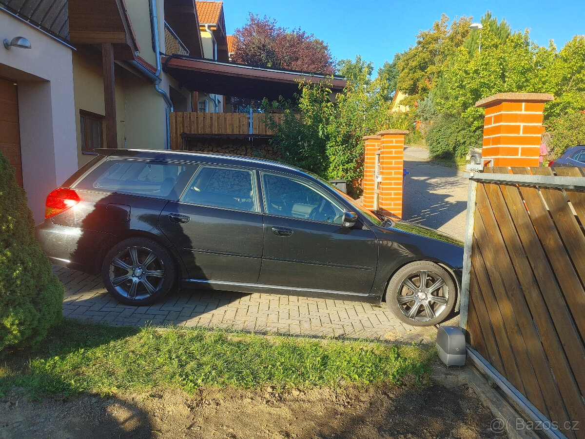 Subaru Legacy 3.0R Spec B–6MT, 180 kW – radost ze řízení - 5