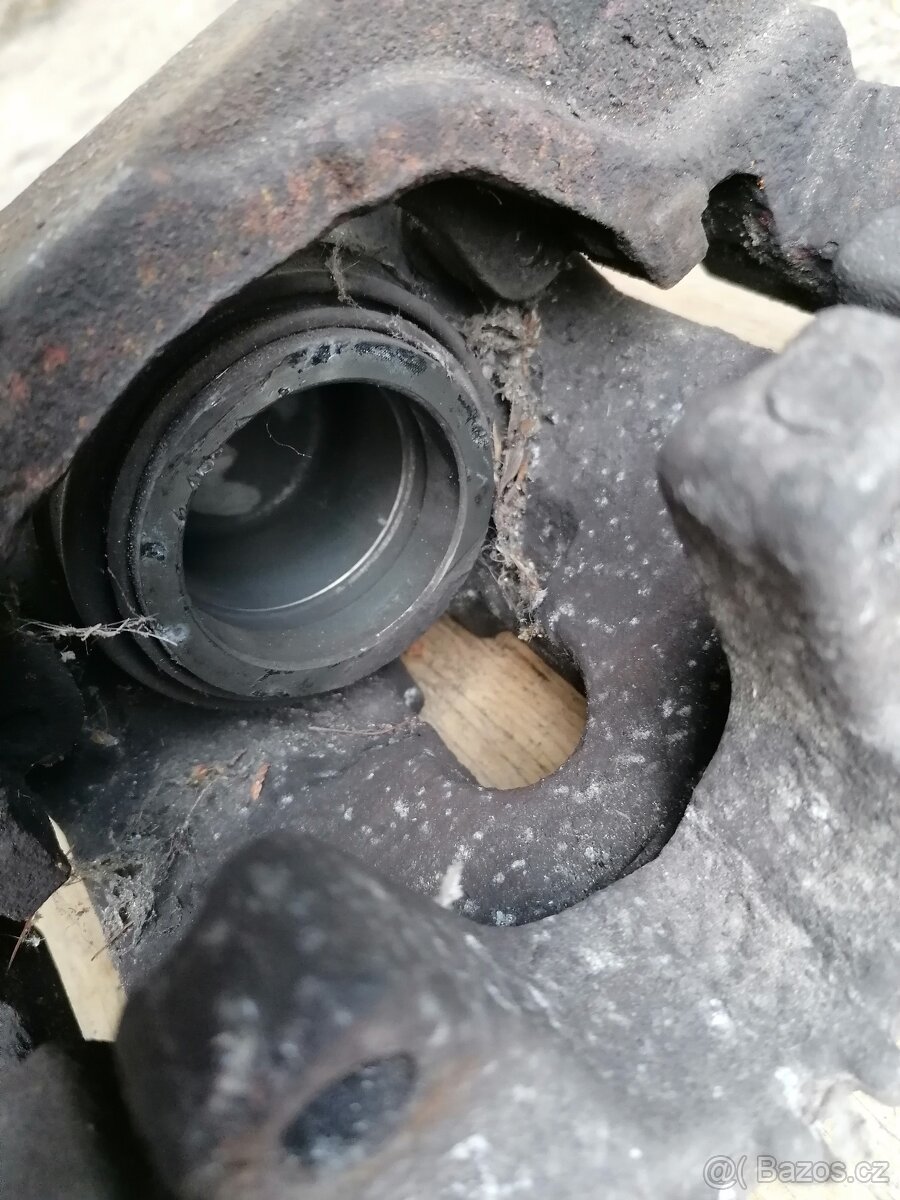 BMW E60/E61 přední brzdiče + brzdové destičky ATE - 5