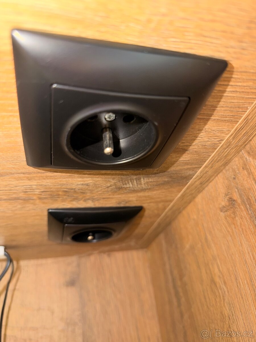 Kadeřnická stena (2x) + recepce - 5