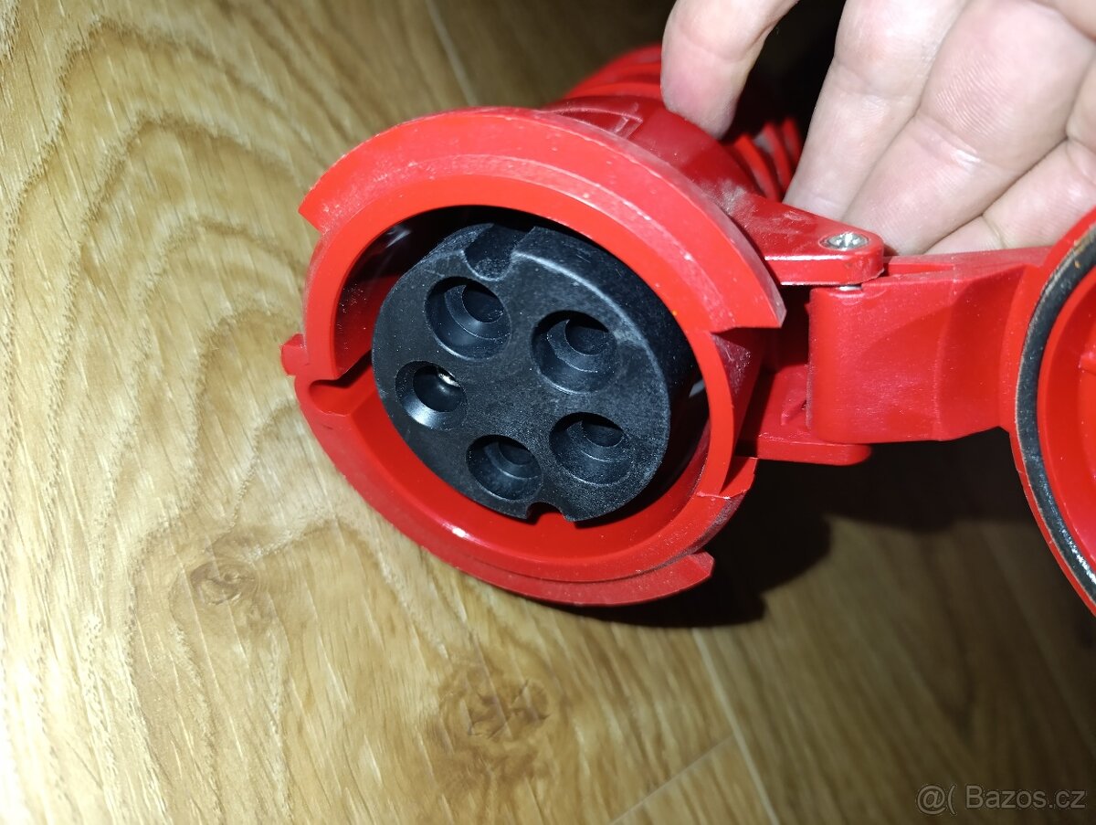 Zásuvky 380 - 5