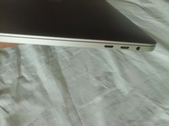 Modernější Apple MacBook Pro - A1707 - EMC 3072 - 5