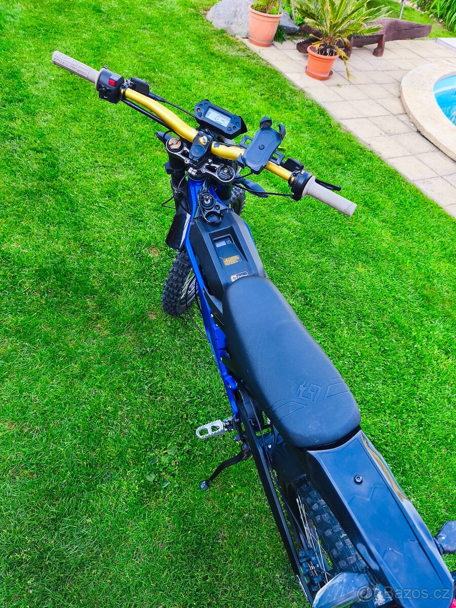 Sur-ron Light bee elektro motorka s SPZ