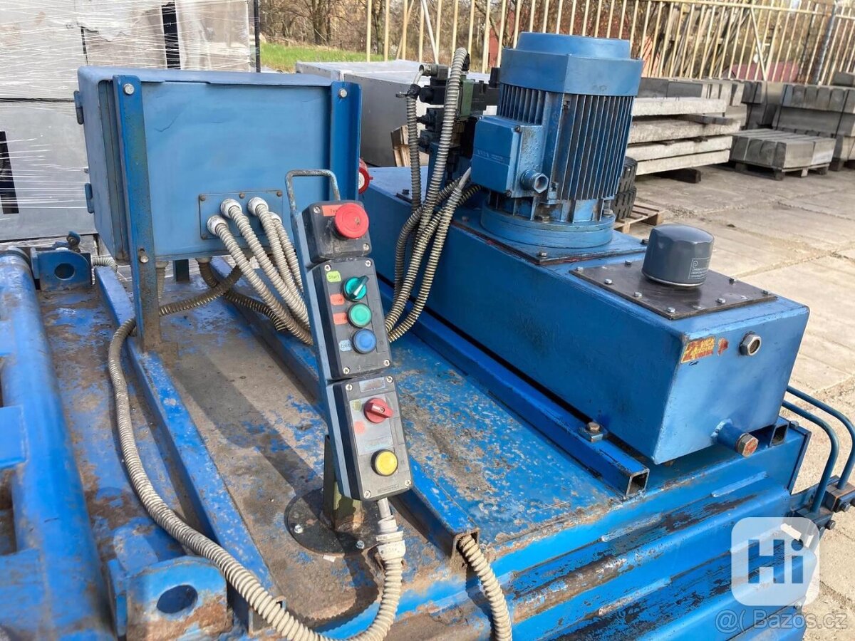 Hydraulický lis PERSONA na papír a plasty - 5