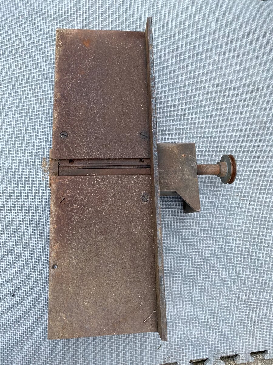 Hoblovací válec s kovovými deskami - 5